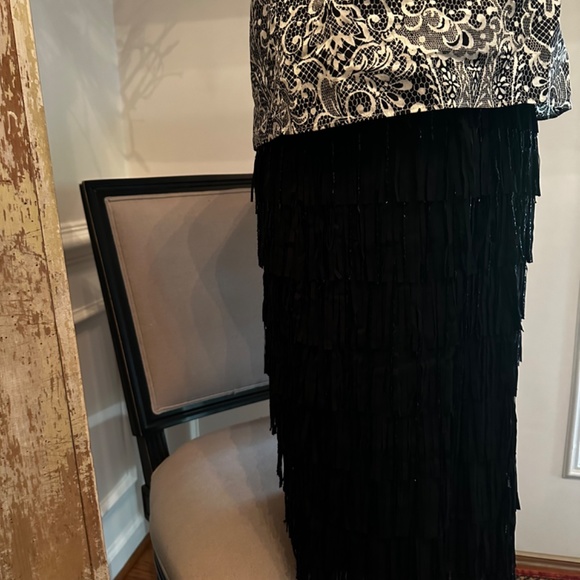 Chico's Black Label women's Black Beaded Fringe Pencil Skirt Size: 0 NWT - Picture 4 of 9